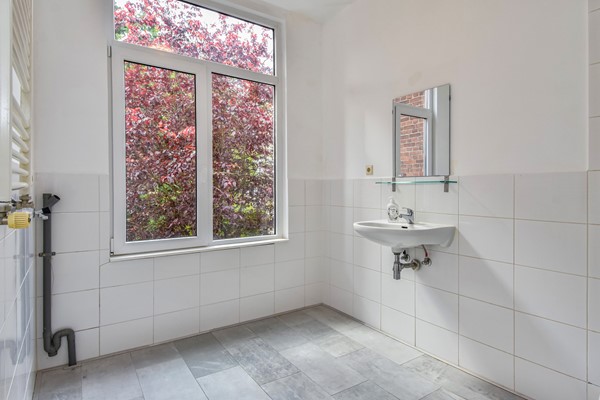 Medium property photo - Jan van Beersstraat 142, 2523 KA Den Haag